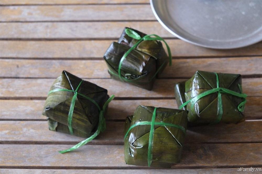 Bánh chưng mini với giá hời chỉ 10K/cái, mua rồi mới tính ra đắt hơn cả bánh chưng bình thường-2