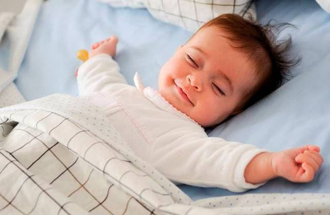 Trẻ thường làm 4 hành động này trong khi ngủ chứng tỏ não bộ đang phát triển mạnh-2