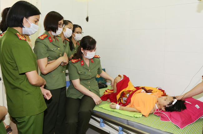 Vụ bé gái 6 tuổi bị bố đẻ bạo hành dã man ở Bắc Ninh: Hàng xóm sống trong nỗi sợ hãi, nhiều người bị dí dao vào cổ dọa giết nếu tiết lộ sự việc-5