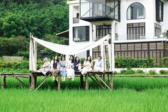 Yêu du lịch, kinh tế tự chủ, 7 cô bạn thân 