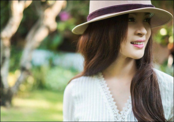 Nữ MC không tuổi showbiz Việt mắc kẹt ở nước ngoài, tự làm bún từ nguyên liệu bất ngờ-7