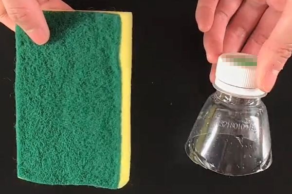 Chai nhựa cắt dán lên miếng cọ rửa lại hóa tác dụng thần kỳ chuyên sử dụng trong nhà bếp-1