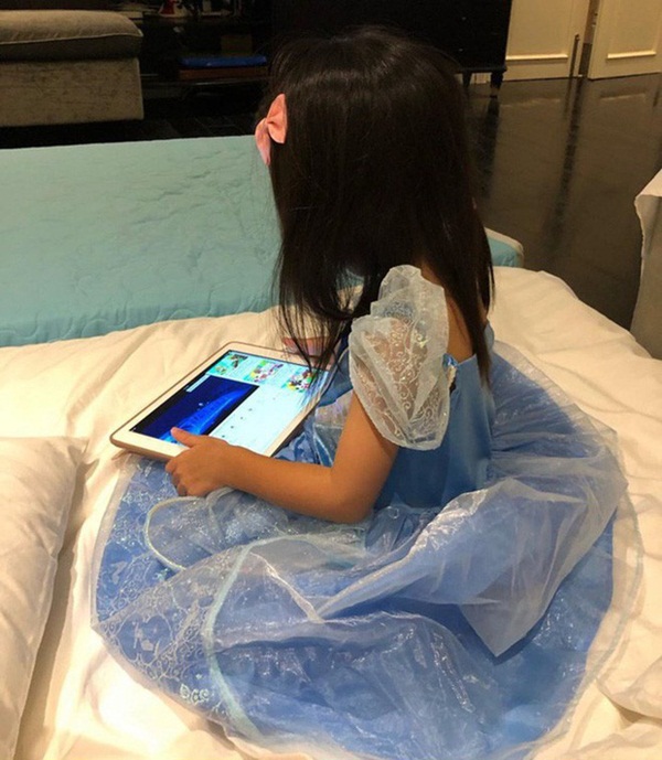 Cuối cùng Tăng Thanh Hà cũng đã hé lộ khoảnh khắc lộ rõ hơn gương mặt hai nhóc tỳ sau nhiều năm úp mở-7