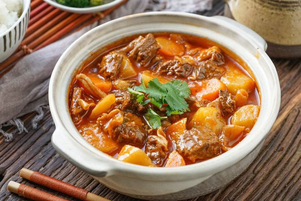 Khi hầm thịt bò nên chần qua hay cho vào nấu luôn? Nếu làm sai thịt không thơm ngon-1