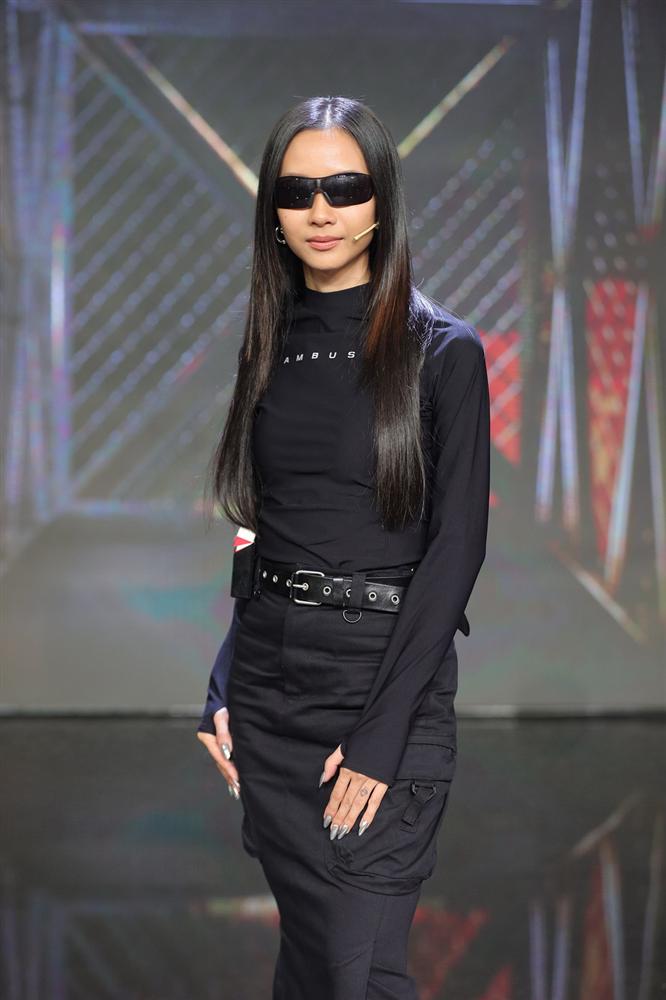 Suboi bất ngờ đụng độ Lisa: Nữ hoàng Rap Việt da nâu bao ngầu, Lisa da trắng nõn kiêu sa-5