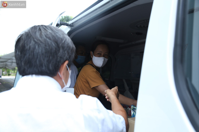 Một ngày theo xe cứu thương miễn phí của ông Đoàn Ngọc Hải: Tôi chẳng có gì hạnh phúc đâu, bệnh nhân chịu bao đau đớn thì mình hạnh phúc làm sao được-3