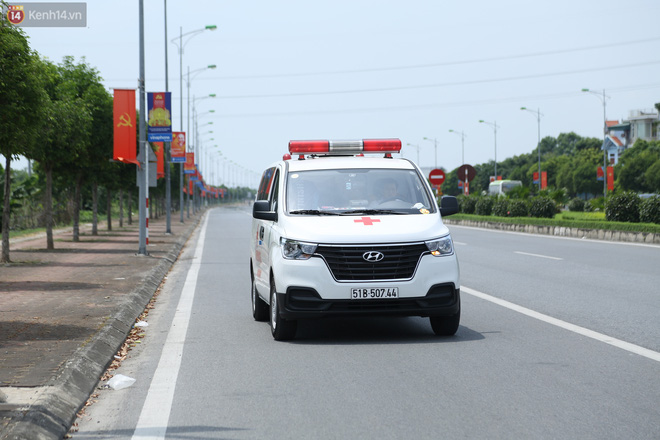 Một ngày theo xe cứu thương miễn phí của ông Đoàn Ngọc Hải: Tôi chẳng có gì hạnh phúc đâu, bệnh nhân chịu bao đau đớn thì mình hạnh phúc làm sao được-6