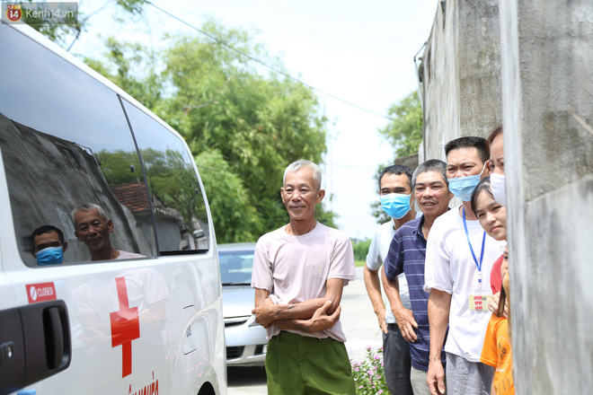 Một ngày theo xe cứu thương miễn phí của ông Đoàn Ngọc Hải: Tôi chẳng có gì hạnh phúc đâu, bệnh nhân chịu bao đau đớn thì mình hạnh phúc làm sao được-10