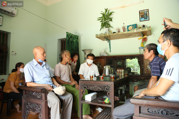 Một ngày theo xe cứu thương miễn phí của ông Đoàn Ngọc Hải: Tôi chẳng có gì hạnh phúc đâu, bệnh nhân chịu bao đau đớn thì mình hạnh phúc làm sao được-7