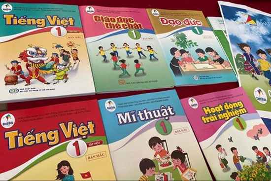 Nhiều trường bán SGK kiểu 