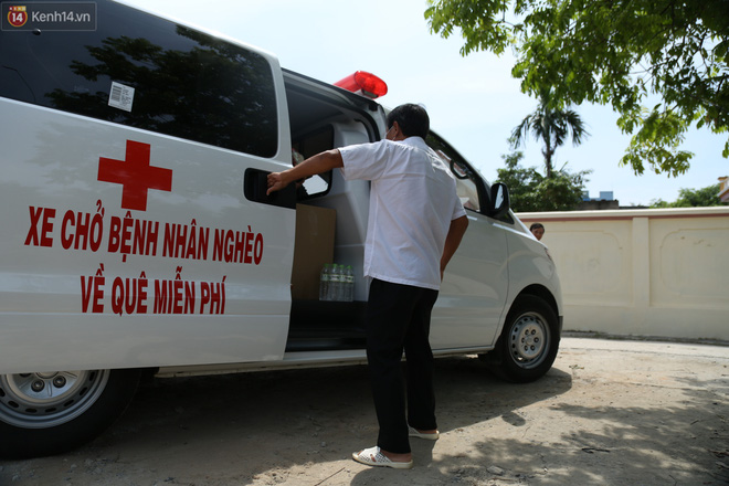 Một ngày theo xe cứu thương miễn phí của ông Đoàn Ngọc Hải: Tôi chẳng có gì hạnh phúc đâu, bệnh nhân chịu bao đau đớn thì mình hạnh phúc làm sao được-11