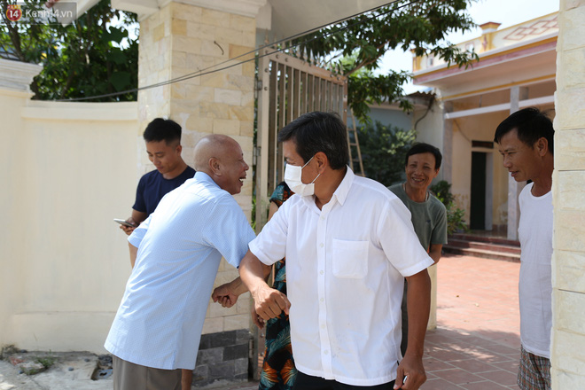 Một ngày theo xe cứu thương miễn phí của ông Đoàn Ngọc Hải: Tôi chẳng có gì hạnh phúc đâu, bệnh nhân chịu bao đau đớn thì mình hạnh phúc làm sao được-18