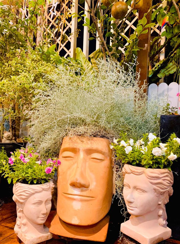 Ghen tị khu vườn 200m² ngập tràn hoa tươi và rau củ quả sạch trên sân thượng của nữ doanh nhân Sài Gòn-3