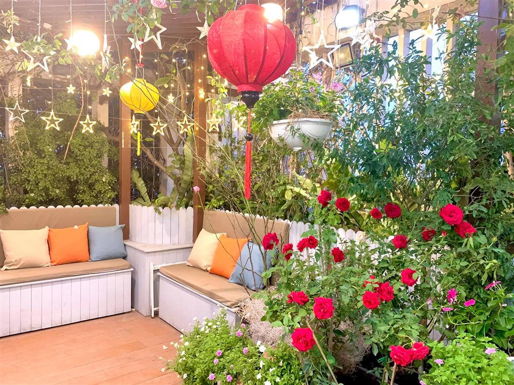 Ghen tị khu vườn 200m² ngập tràn hoa tươi và rau củ quả sạch trên sân thượng của nữ doanh nhân Sài Gòn-4