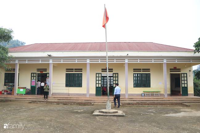 Nghẹn lòng đám tang 3 em nhỏ tử vong trong vụ sập cổng trường ở Lào Cai: Không ngờ bát mì tôm trứng lại là bữa ăn cuối cùng của con-1