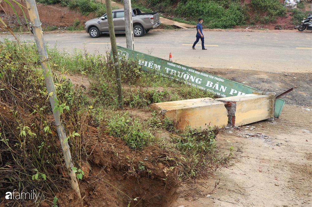 Nghẹn lòng đám tang 3 em nhỏ tử vong trong vụ sập cổng trường ở Lào Cai: Không ngờ bát mì tôm trứng lại là bữa ăn cuối cùng của con-2