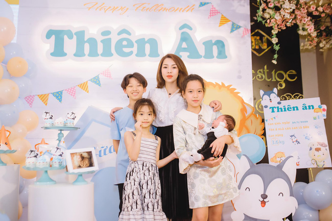 Mẹ Thái Nguyên sinh mổ lần 5 vì quá nghiện con, có lần đang mổ thì gặp trục trặc nên bị y tá liên tục tát vào mặt-11