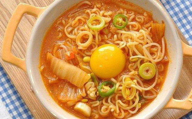 3 kiểu ăn sáng dễ gây hại cho sức khỏe của trẻ, hầu hết bố mẹ Việt đều đang cho con ăn sáng như vậy-1