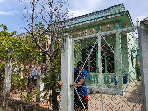 Vụ con gái đánh đập, đổ rác vào mặt mẹ già 88 tuổi ở Long An: Hàng xóm bật khóc khi xem clip, người cháu rể từ chối trả lời-2