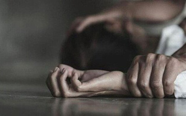 Mẹ vừa mất được 49 ngày, người thân đau đớn phát hiện bé gái 15 tuổi bị bố đẻ cưỡng dâm từ năm 2019 đến nay-1