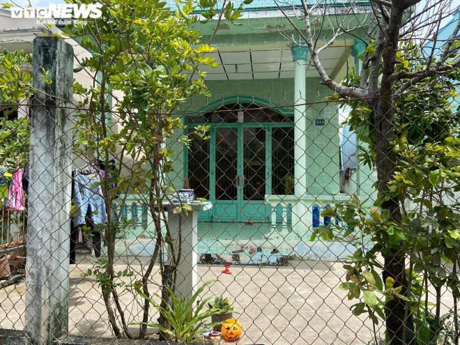 Khởi tố, bắt tạm giam con gái đánh đập, xúc rác đổ lên đầu mẹ già ở Long An-1