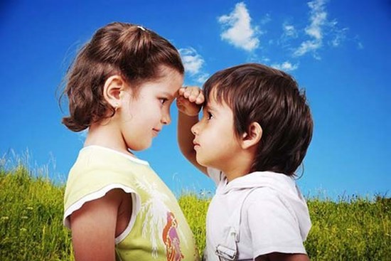 Bé có những thói quen này thì tương lai khó có thể cao lớn được, bố mẹ cần lưu ý kẻo con bị thấp lùn oan uổng