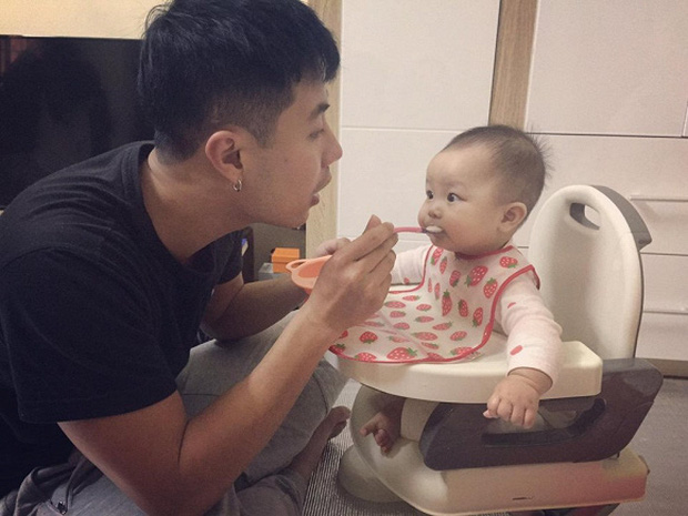 Hôn nhân bí mật của Thanh Sơn: Luôn thấy có lỗi, khóc vì xa con, thái độ của vợ khi chồng đóng cảnh nóng gây chú ý-5