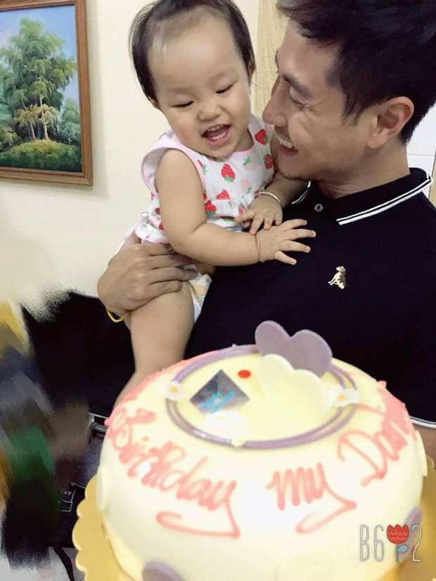 Hôn nhân bí mật của Thanh Sơn: Luôn thấy có lỗi, khóc vì xa con, thái độ của vợ khi chồng đóng cảnh nóng gây chú ý-6