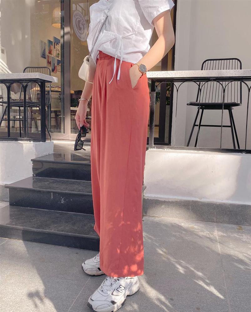 Sắm áo blouse, bạn sẽ triển được ngay 6 chiêu mix đồ yểu điệu, sang xịn thôi rồi-5