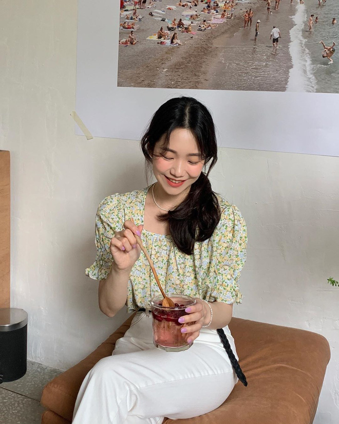 Sắm áo blouse, bạn sẽ triển được ngay 6 chiêu mix đồ yểu điệu, sang xịn thôi rồi-7