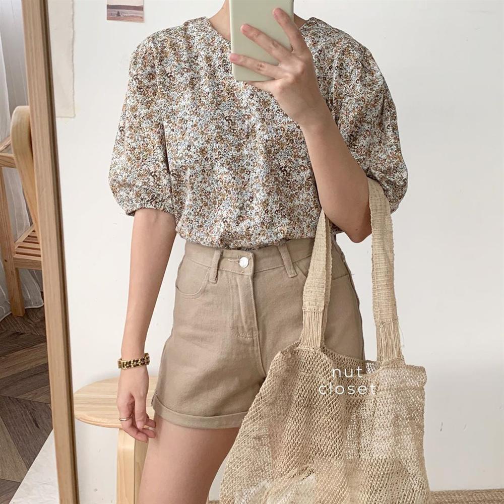 Sắm áo blouse, bạn sẽ triển được ngay 6 chiêu mix đồ yểu điệu, sang xịn thôi rồi-9