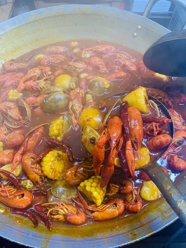 Cấm nhập hàng sống, tôm hùm đất bỗng hot trở lại bị dân sành ăn săn lùng-5