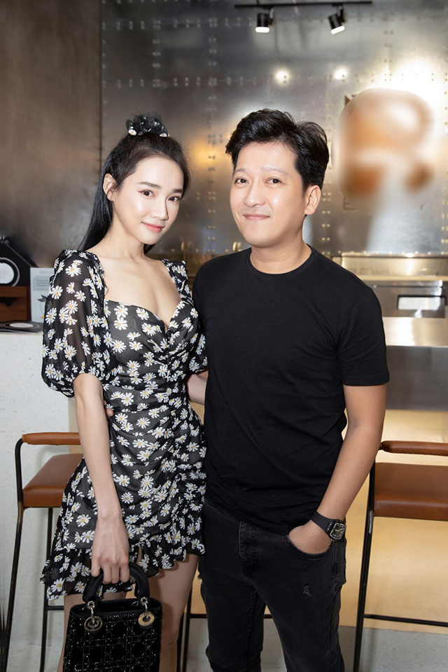 Gái 1 con Nhã Phương ngày càng trẻ xinh, style rất xì tin-1