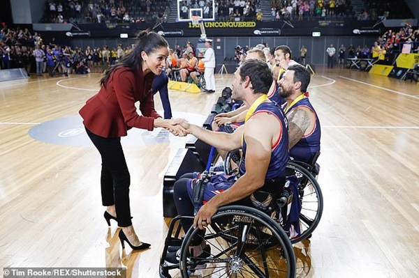 Nhà Meghan Markle tuyên bố trả toàn bộ tiền cho dân Anh và không còn nhận trợ cấp nhưng lại có hành động ích kỷ gây thất vọng-3