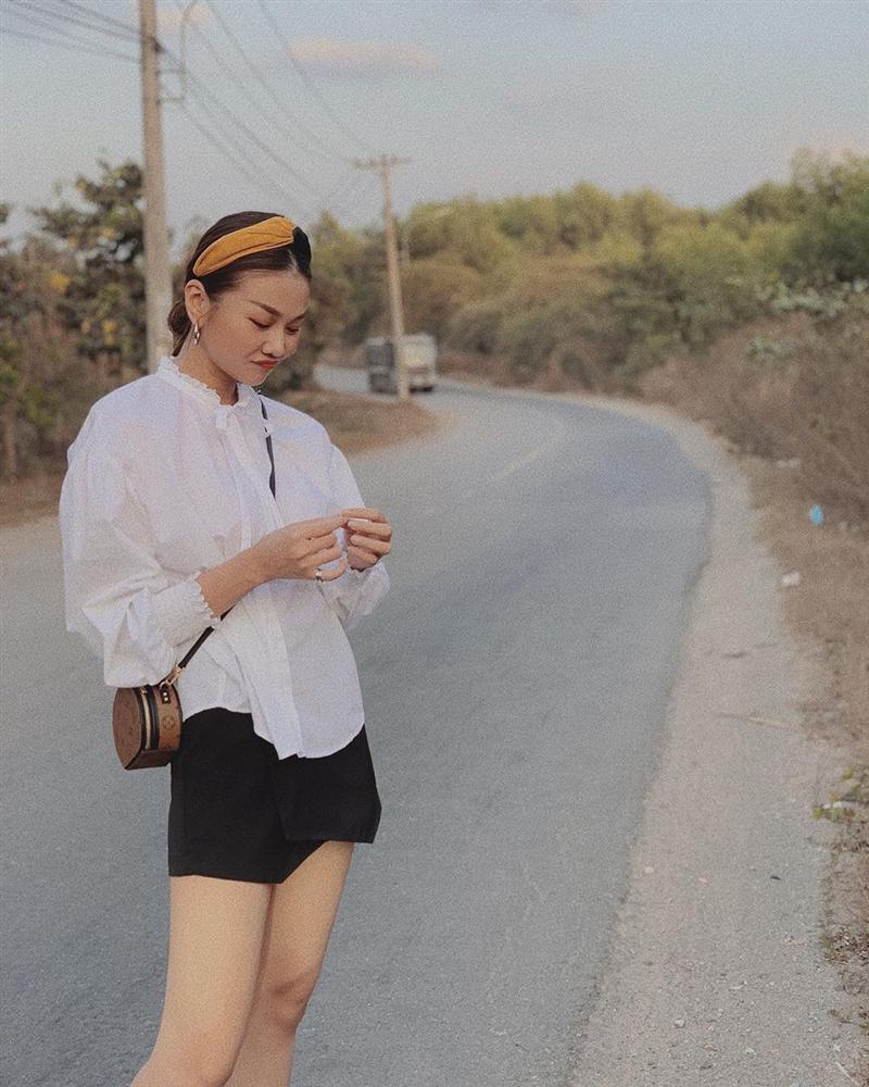 Học Hà Tăng và Thanh Hằng sắm đủ 5 món đồ này là dư sức mặc đẹp suốt mùa Thu-2