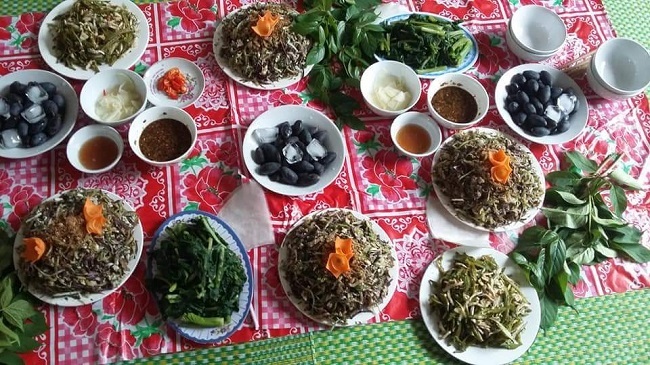 Ngỡ ngàng loại quả đen sì, trước rụng đầy vườn nay thành đặc sản đắt hơn thịt lợn-5