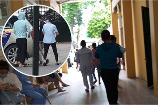 Cái kết đẹp vụ bé trai bị bỏ rơi trong khe tường ở Hà Nội: Ông bà ngoại rưng rưng ôm cháu vào lòng, mong con gái được cộng đồng tha thứ