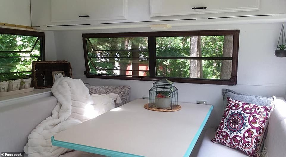 Tài không đợi tuổi: Cô bé 11 tuổi tự lên kế hoạch mua và cải tạo xe cắm trại cũ thành nhà riêng với chi phí chỉ 20,7 triệu đồng-10