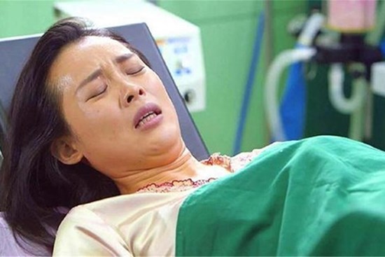 Đẻ con trai, người mẹ chịu đau đớn hơn sinh con gái, bác sĩ sản tiết lộ lý do!
