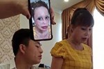 Cô dâu 62 tuổi ở Cao Bằng lần đầu công khai khuôn mặt bị chê méo thậm tệ sau thẩm mỹ, tiết lộ những tổn thương phía sau hàng trăm lời đồn suốt 2 năm bất ngờ nổi tiếng-10