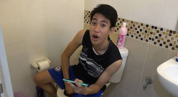 Chàng trai bị bé Na phục kích trong bồn cầu đớp trúng của quý khi đang đi vệ sinh-4