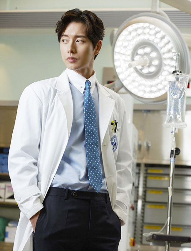 Lấy chồng bác sĩ: Được gì và mất gì? - Thiếu nữ mộng mơ thì đừng vơ vào bác sĩ-1