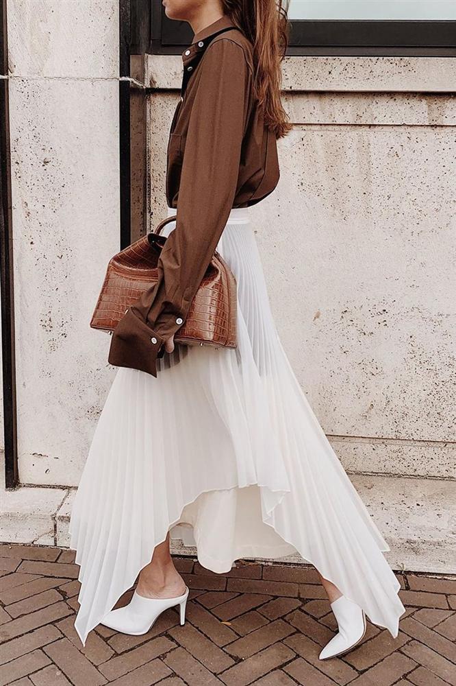 Chẳng cần lồng lộn phá cách, đây mới là 5 item cơ bản mà gái Pháp luôn diện khi Thu về-2