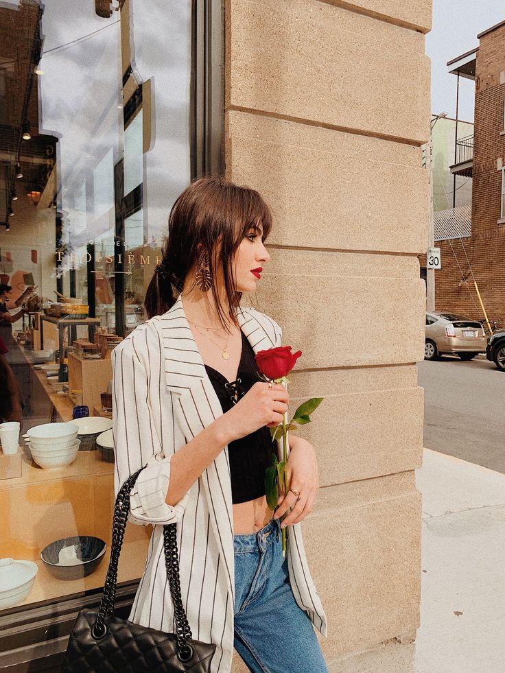 Chẳng cần lồng lộn phá cách, đây mới là 5 item cơ bản mà gái Pháp luôn diện khi Thu về-4