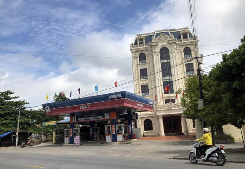 Đại gia Phát dầu lấy tiền đâu xây lâu đài?-1