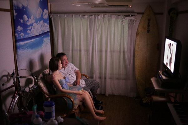 Bị gia đình cấm cản hoặc đã hết hạn sử dụng, nhiều đàn ông Nhật làm đám tang cho búp bê tình dục với chi phí gần 20 triệu đồng/lần-4