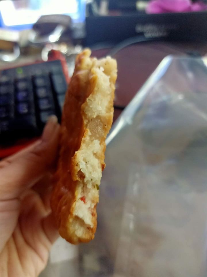 Bánh Trung thu nhiều vỏ ít nhân to bằng cái đĩa giá chỉ 45 ngàn/chiếc dành riêng cho các tín đồ chỉ thích ăn vỏ-4