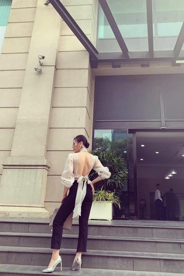 Sau chia tay bạn trai, Quỳnh Búp Bê ăn mặc lùng bùng giấu dáng khó hiểu-7