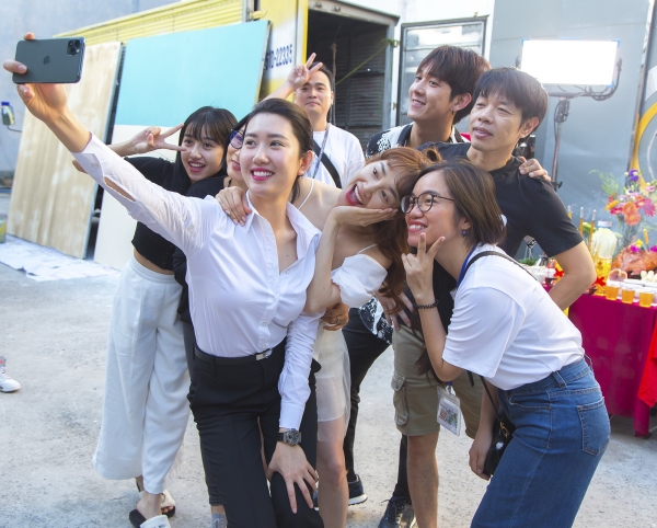 Ảnh Nhã Phương mặc đồ bộ đi chợ gây xôn xao vì quá quê mùa-4