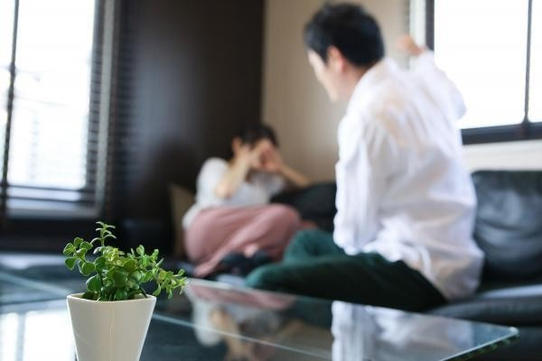 Trốn trong nhà suốt 5 ngày, người chồng chứng kiến vợ ngoại tình sau đó xảy ra xô xát dẫn đến thảm án đau thương-3